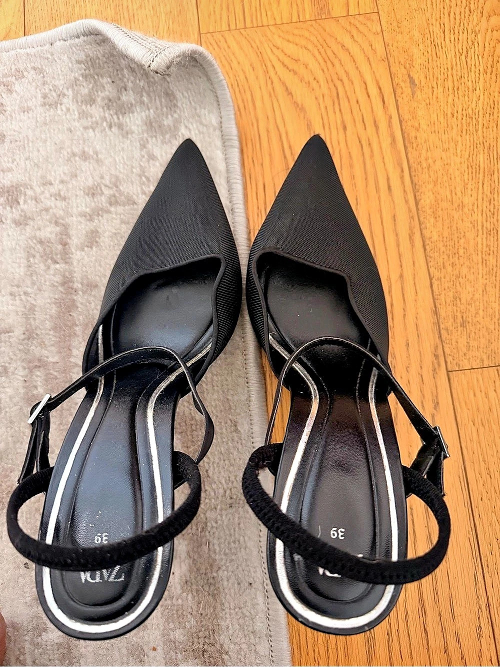 Zara Pointed-Toe Slingback Heels in Black US 9